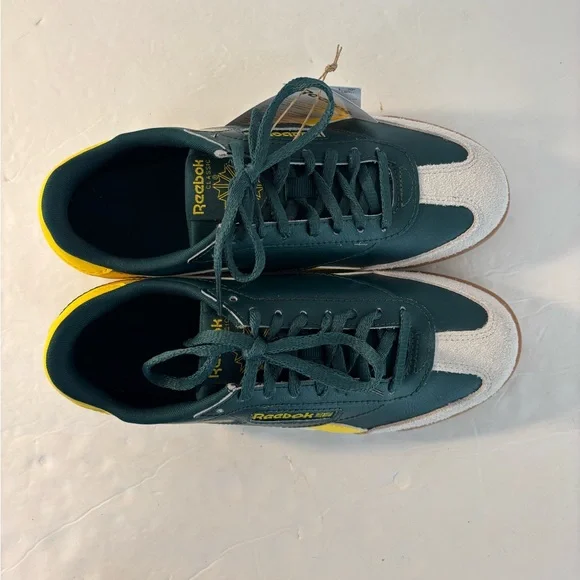 REEBOK NWT Campio XT Green and Gold Tennis Sneakers Size Kids 5 - Picture 2 of 6